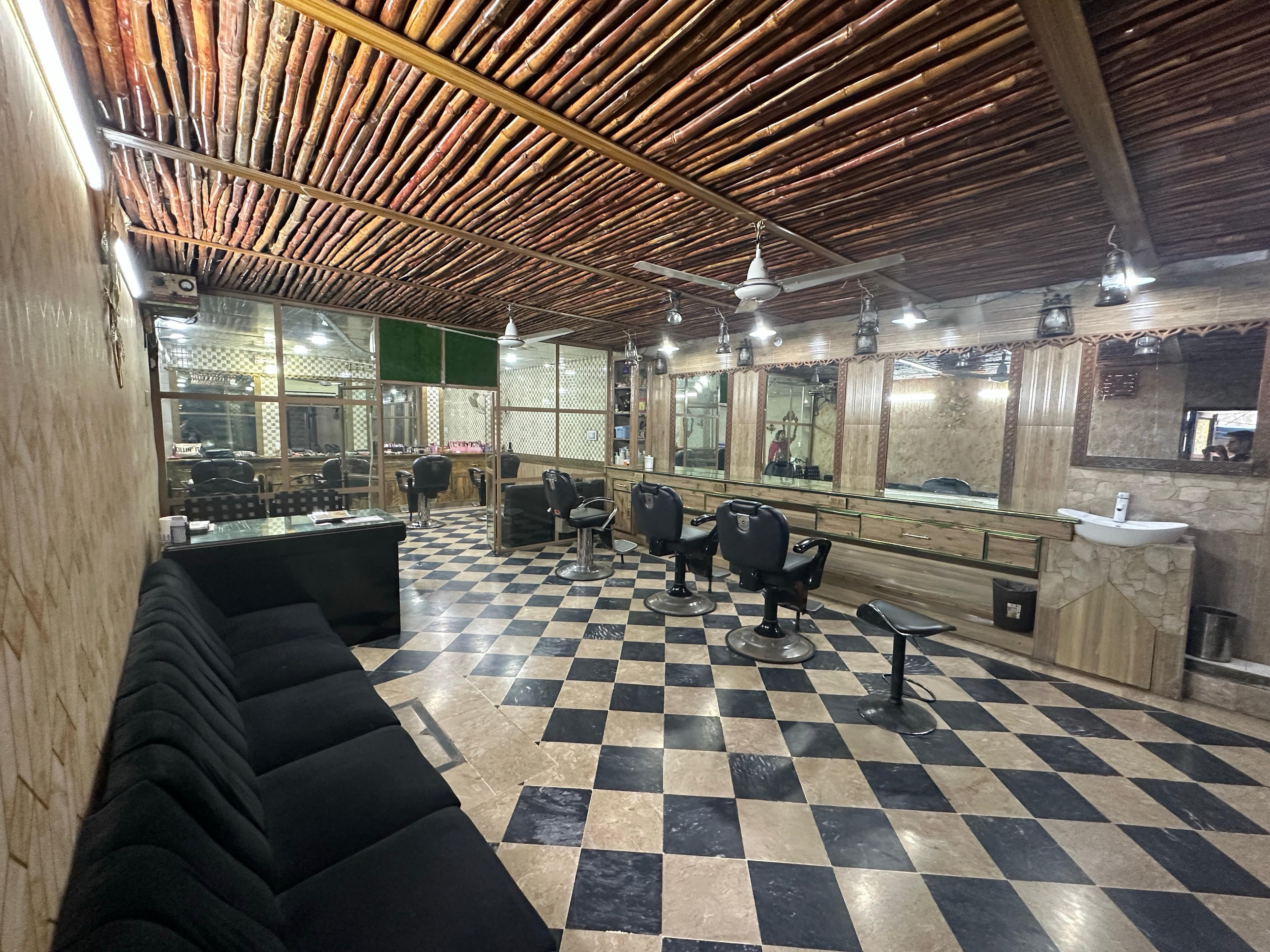 HEER Salon Interior